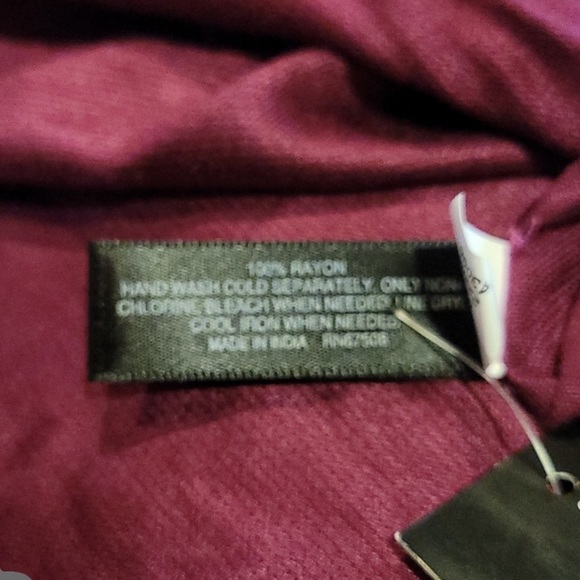 New-I.N.C Raspberry Scarf - Picture 2 of 4